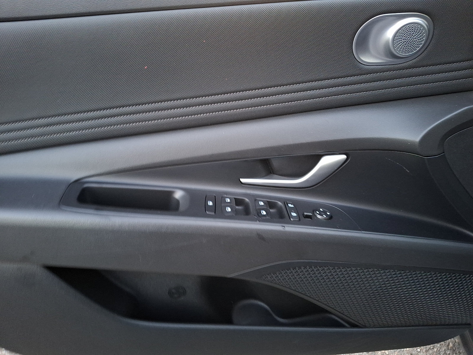 Certified 2023 Hyundai Elantra Limited FWD image 12