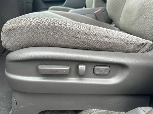 Used 2015 Honda Odyssey EX image 17