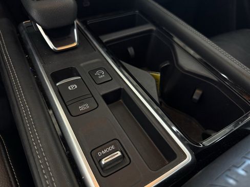 Used 2022 Nissan Pathfinder Platinum w/ Cargo Package image 58