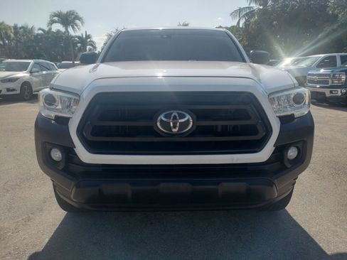 Used 2020 Toyota Tacoma SR RWD image 2