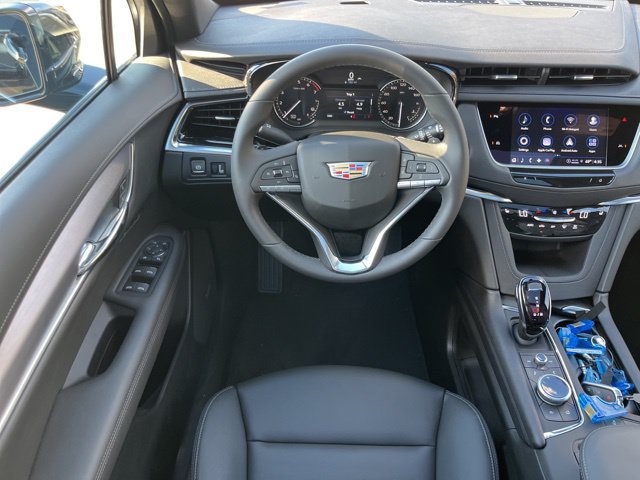 New 2025 Cadillac XT6 Luxury FWD image 32