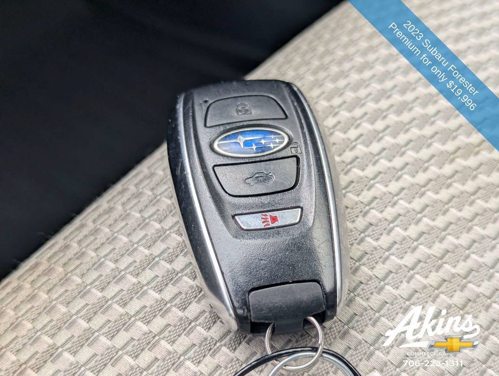 Used 2023 Subaru Forester Premium AWD/4WD image 30