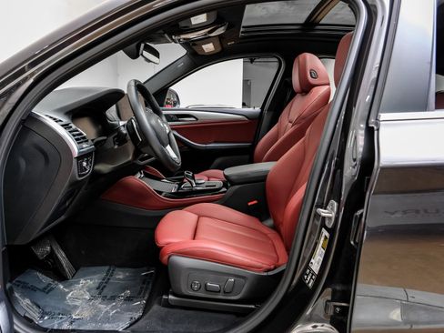 Used 2025 BMW X4 xDrive30i w/ Premium Package image 4