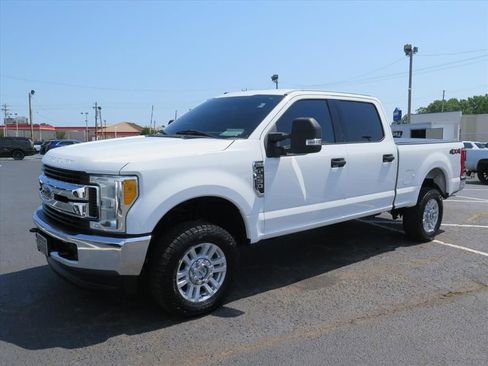 Used 2017 Ford F250 XLT AWD/4WD image 8