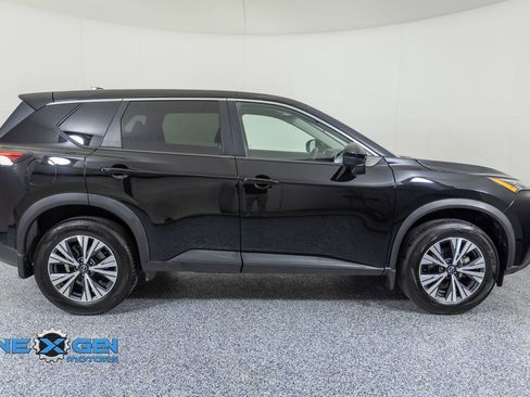 Used 2022 Nissan Rogue SV AWD/4WD image 8