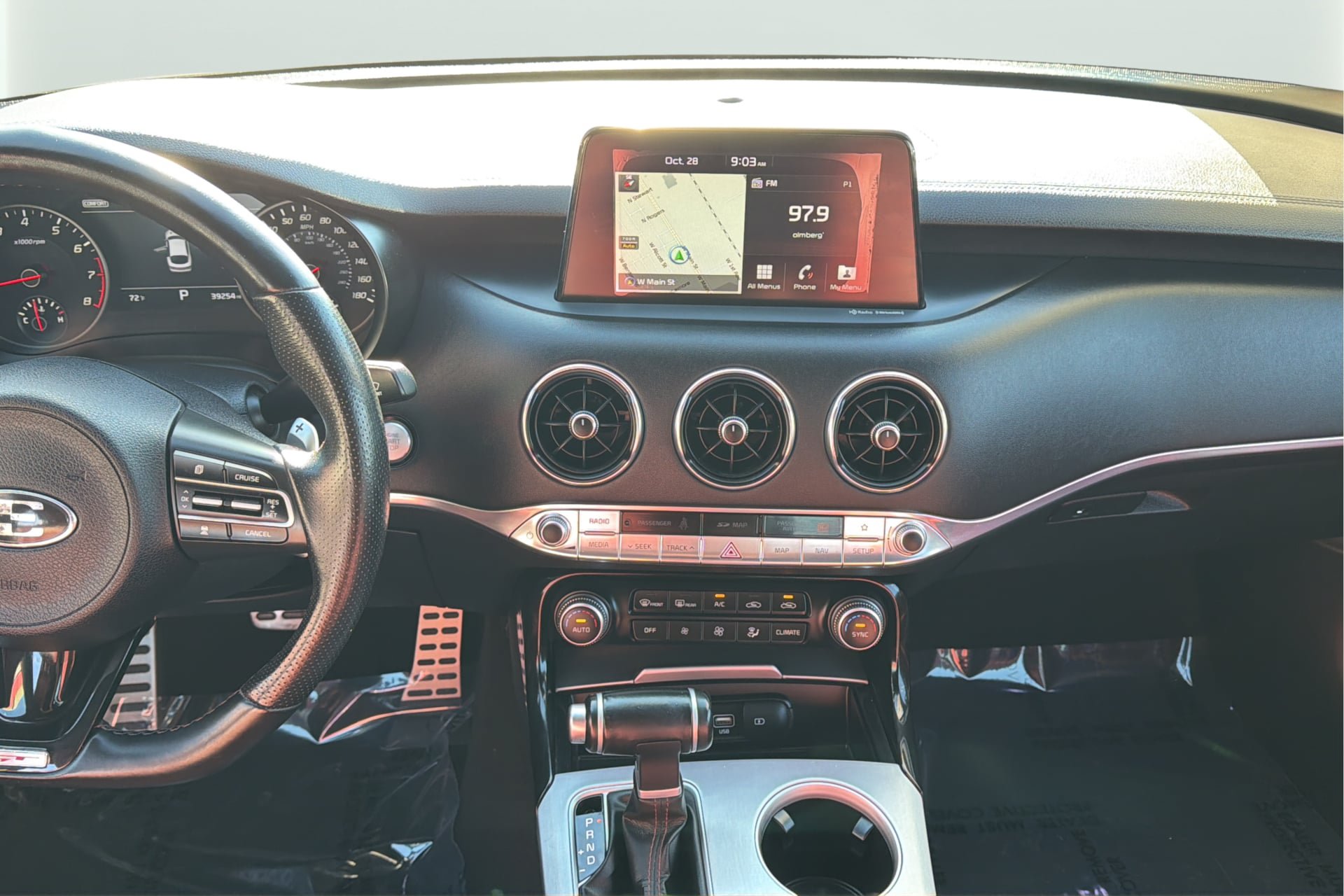 Used 2018 Kia Stinger GT1 RWD image 15