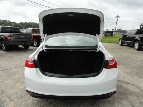 Used 2018 Chevrolet Malibu LT FWD image 11