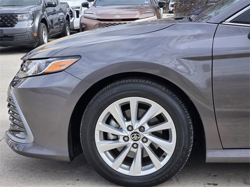 Used 2024 Toyota Camry LE image 5