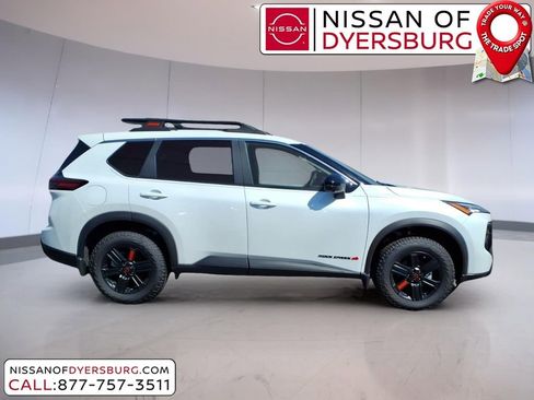 New 2026 Nissan Pathfinder Platinum FWD image 2