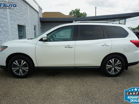 Used 2017 Nissan Pathfinder SL w/ Trailer Tow Package AWD/4WD image 13