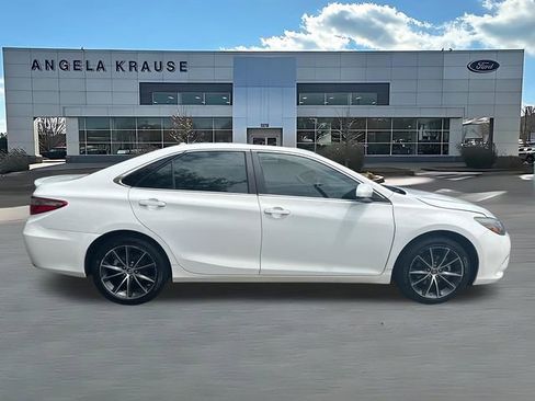 Used 2016 Toyota Camry XSE FWD image 9