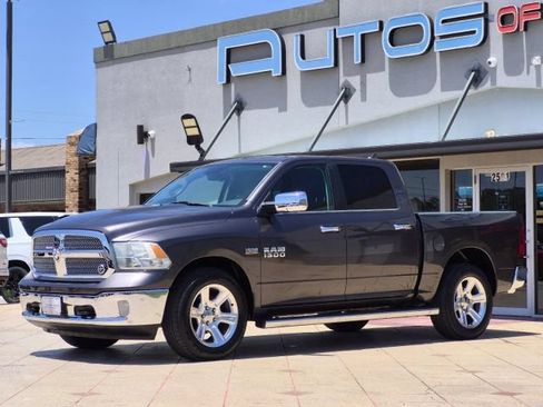 Used 2018 RAM 1500 SLT RWD image 3