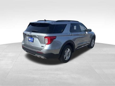 Used 2023 Ford Explorer XLT w/ Equipment Group 202A AWD/4WD image 7