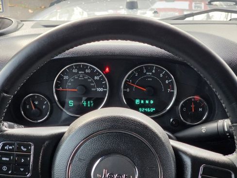 Used 2018 Jeep Wrangler Unlimited Sport w/ Connectivity Group image 17