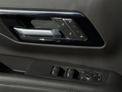 New 2026 Chevrolet Suburban Premier image 22