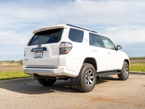 Used 2023 Toyota 4Runner TRD Off-Road Premium AWD/4WD image 6