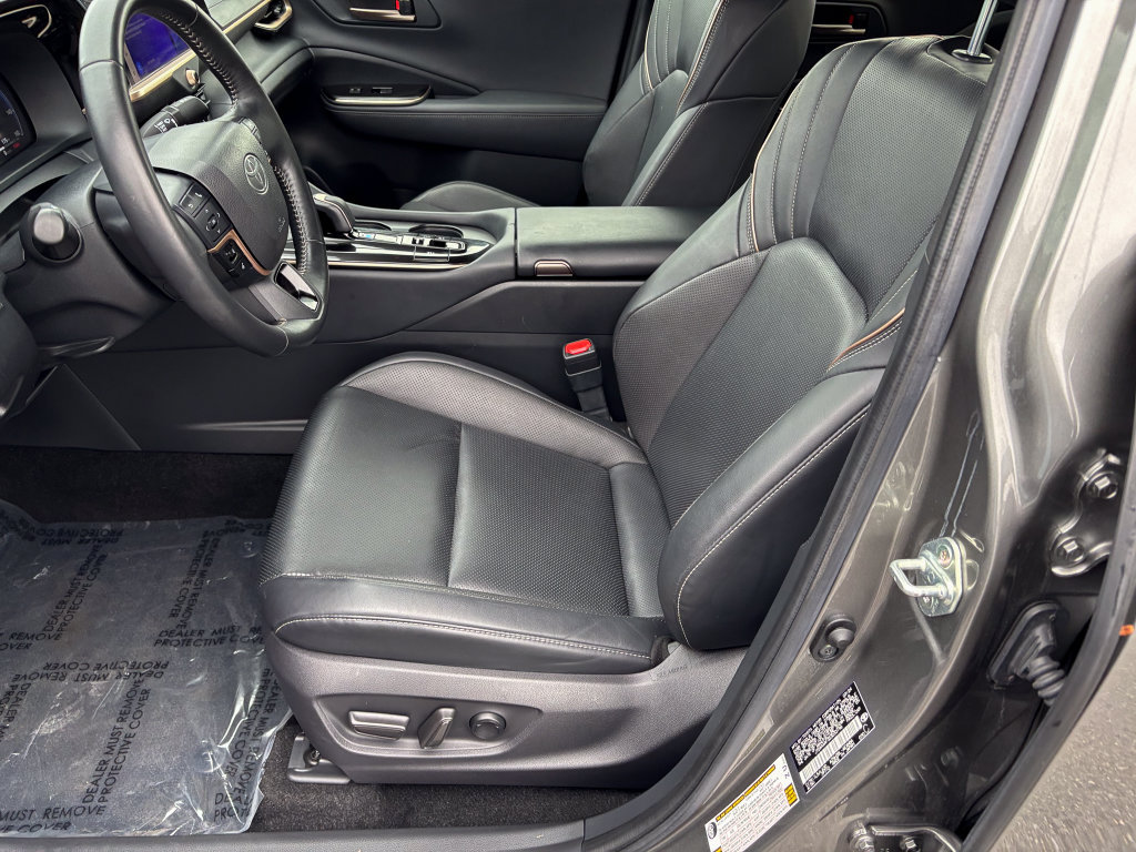Used 2025 Toyota Crown AWD/4WD image 17