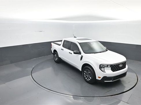 New 2025 Ford Maverick XLT image 23