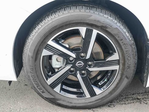 Used 2025 Nissan Sentra SV image 9