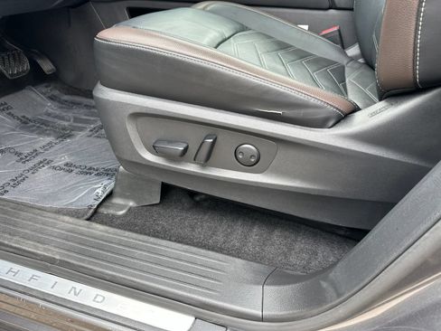 Used 2022 Nissan Pathfinder Platinum w/ Cargo Package AWD/4WD image 14