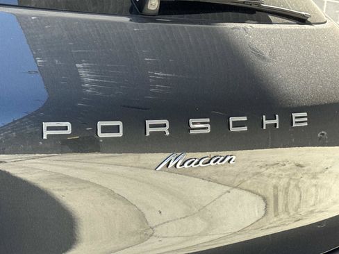 Used 2018 Porsche Macan AWD/4WD image 26