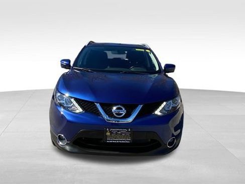 Used 2017 Nissan Rogue Sport SV w/ SV Premium Package AWD/4WD image 2