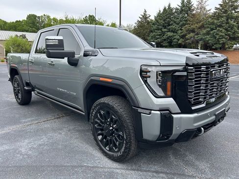 Used 2025 GMC Sierra 2500 Denali Ultimate image 24