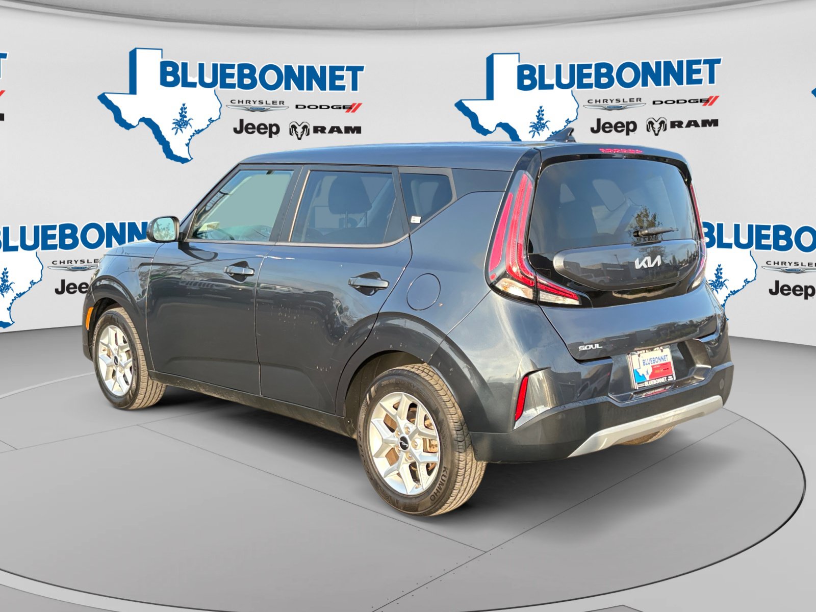 Used 2023 Kia Soul LX w/ LX Technology Package FWD image 7