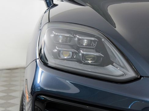 New 2026 Porsche Cayenne E-Hybrid image 11