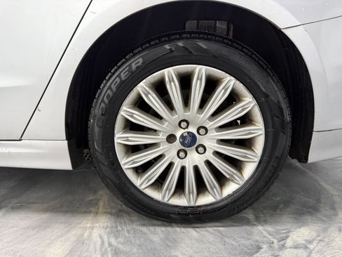 Used 2013 Ford Fusion SE image 24