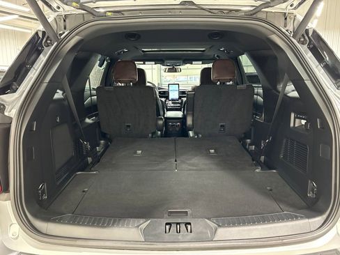 Used 2023 Ford Explorer Platinum w/ Technology Package AWD/4WD image 28