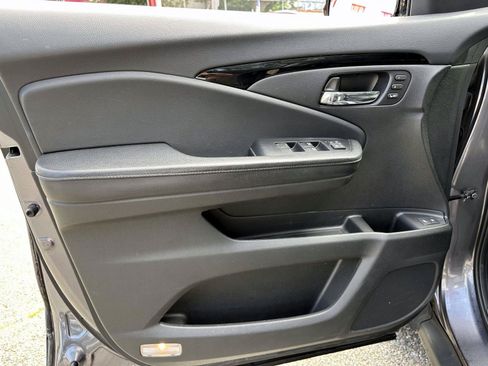 Used 2018 Honda Pilot Touring image 20