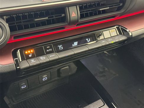 Certified 2025 Toyota Prius Plug-In Hybrid image 26