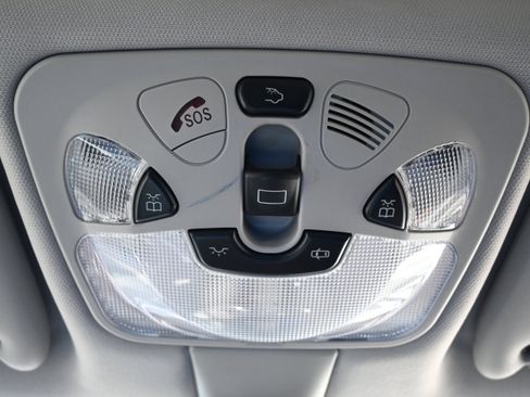 Used 2009 Mercedes-Benz CLK 550 Coupe image 37