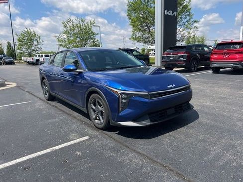 Certified 2025 Kia K4 FWD image 2