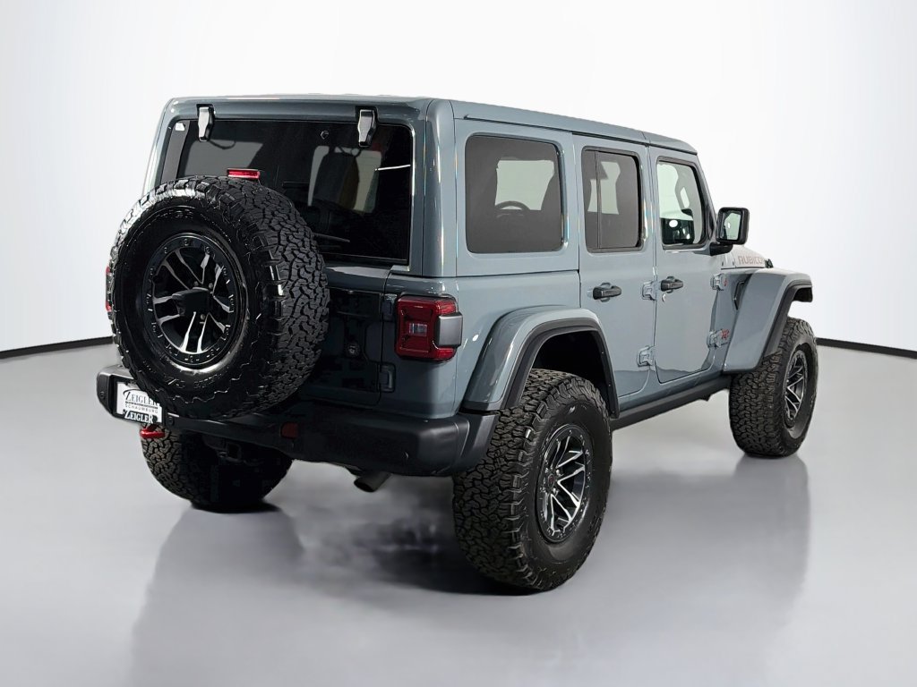 Used 2025 Jeep Wrangler Unlimited Rubicon AWD/4WD image 7