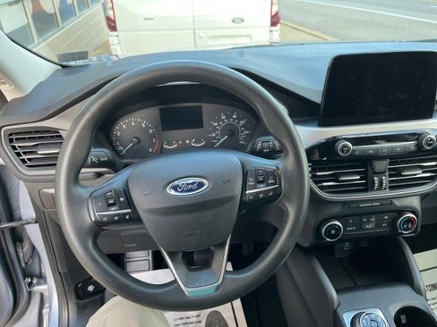 Used 2022 Ford Escape SE AWD/4WD image 32