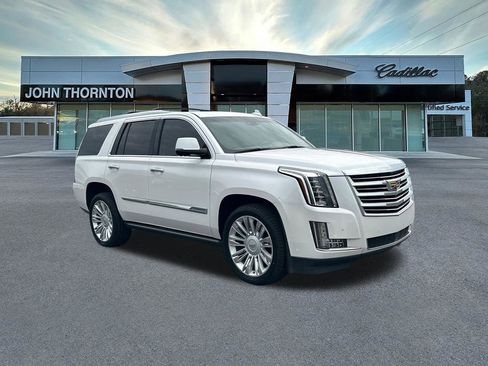 Used 2016 Cadillac Escalade Platinum AWD/4WD image 3