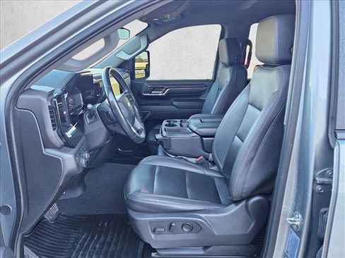 Used 2024 Chevrolet Silverado 3500 LT w/ Convenience Package image 16