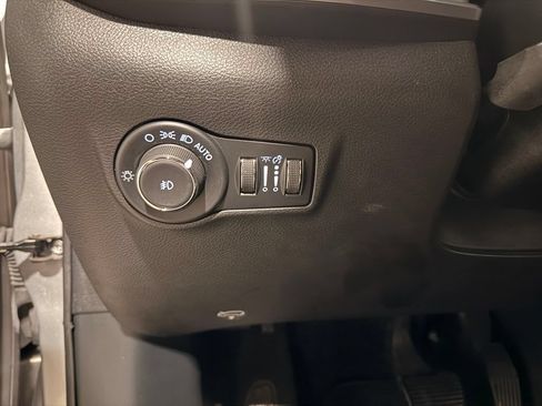 Used 2025 Jeep Compass Limited AWD/4WD image 16