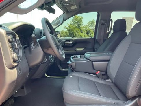 Used 2024 Chevrolet Silverado 1500 Custom Trail Boss w/ Turbomax Blackout Package AWD/4WD image 2
