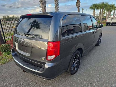 Used 2019 Dodge Grand Caravan GT image 3