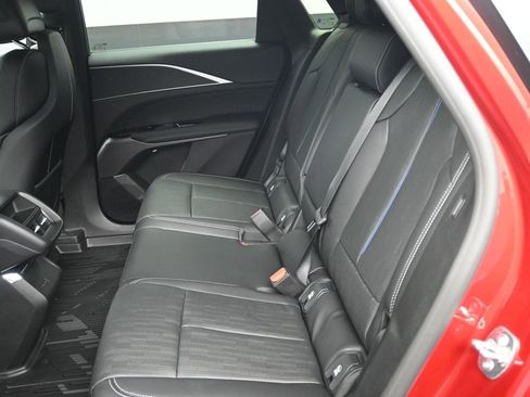 New 2026 Cadillac Lyriq Luxury image 15