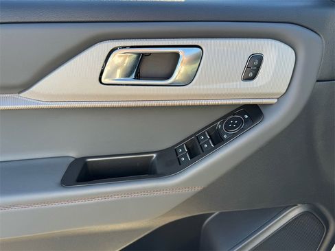 New 2025 Ford Explorer Active w/ Active Comfort Package image 9