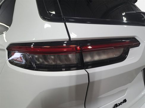 Certified 2023 Jeep Grand Cherokee L Limited w/ Black Appearance Package image 36