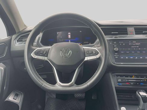 Used 2022 Volkswagen Tiguan SE R-Line image 14