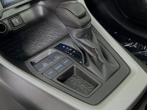 Used 2021 Toyota RAV4 XLE image 24