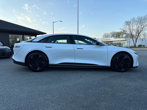 Used 2024 Lucid Air Touring image 16