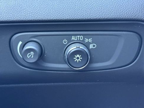 Used 2020 Buick Enclave Essence FWD image 24