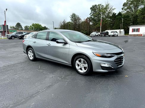 Used 2024 Chevrolet Malibu LT image 4